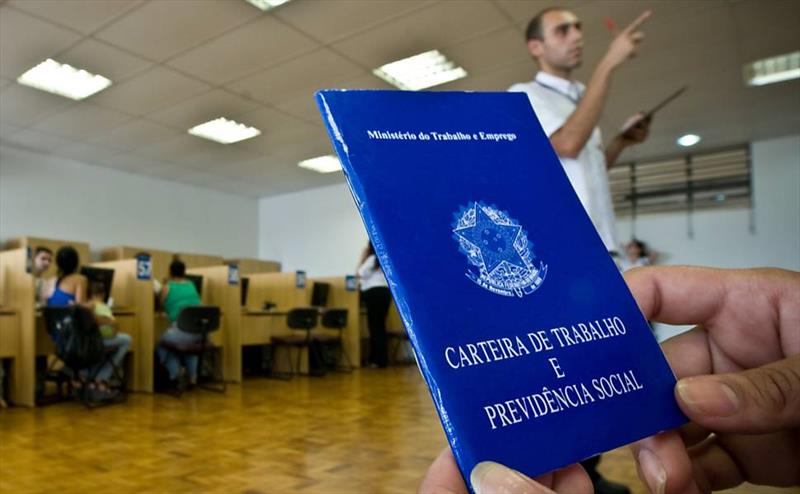 Com Temer, 2,6 milhões ficam desempregados