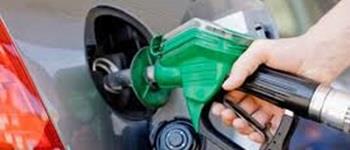 Preço dos combustíveis cai e projetos no Congresso cobram aumento do preço da gasolina