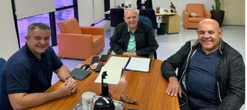 RESIDENTES EUSÉBIO E MIGUEL E DIRETOR WILLIAN REFORÇAM PARCERIA NAS LUTAS SINDICAIS E DEMOCRÁTICAS