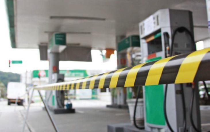 POSTOS DE GASOLINA FUNCIONARÃO DE SEGUNDA A SÁBADO DAS 07:00hs ÀS 19:00hs SOB PENA DE MULTA DE R$ 2.000,00 POR TRABALHADOR PREJUDICADO