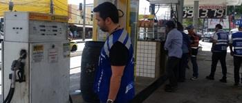 Metade dos postos de combustíveis interditados no Brasil possui bandeira tradicional