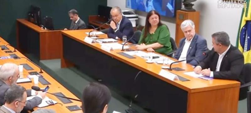 NA CÂMARA, FRENTISTA DEFENDE ZERAR IMPOSTO DE RENDA SOBRE PLR