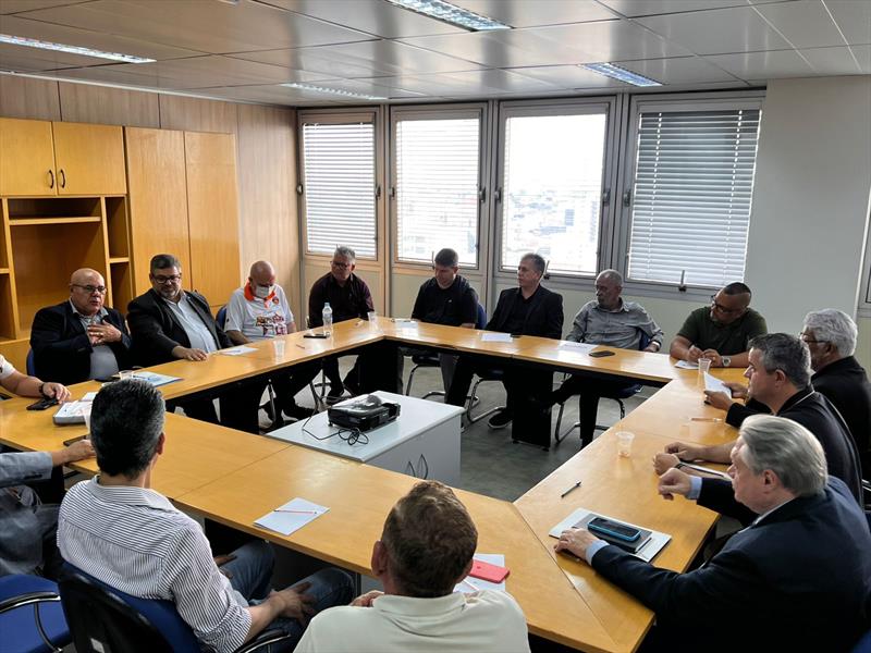 LIDERANÇAS NACIONAIS DEBATEM DIREITOS DOS FRENTISTAS EM REUNIÃO EM SÃO PAULO