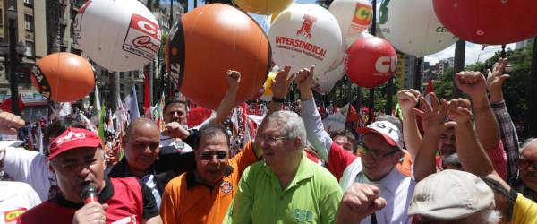 CENTRAIS REPUDIAM AGRESSÃO DE PAULO GUEDES AO MOVIMENTO SINDICAL  As Centrais Sindicais repudiaram, em Nota divulgada na noite de terça (13), a afirmação caluniosa de Paulo Guedes, de que o movimento 